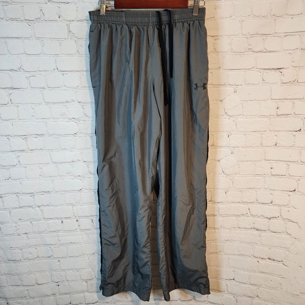 Men's Under Armour  "loose" athletic sweatpants, size Large